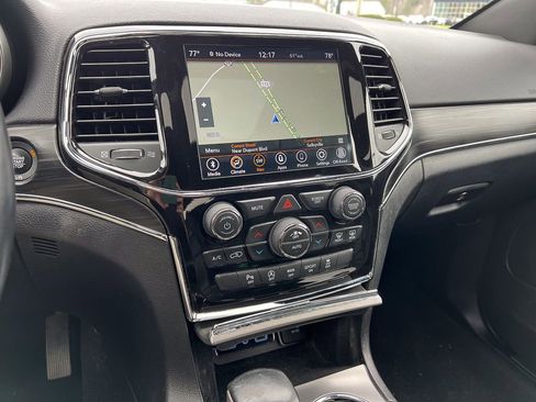 Used 2021 Jeep Grand Cherokee Limited image 22