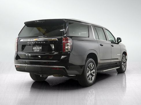 Used 2023 Chevrolet Suburban LT w/ Luxury Package AWD/4WD image 5