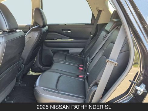 Used 2025 Nissan Pathfinder SL FWD image 16