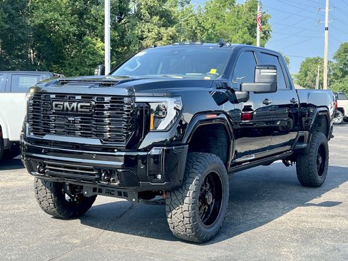 New 2026 GMC Sierra 3500 Denali w/ Denali Reserve Package AWD/4WD image 3