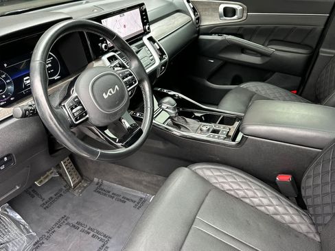 Used 2022 Kia Sorento SX Prestige image 11