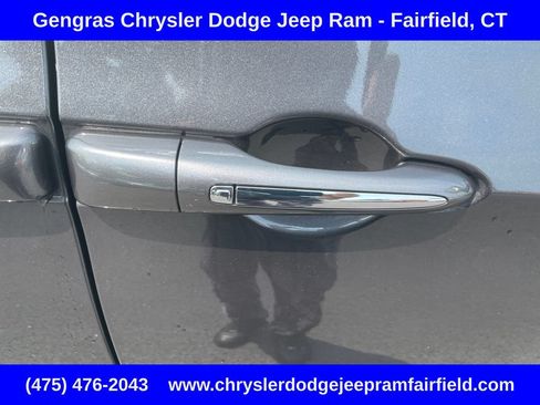 Used 2020 Chrysler Pacifica Touring-L Plus FWD image 15