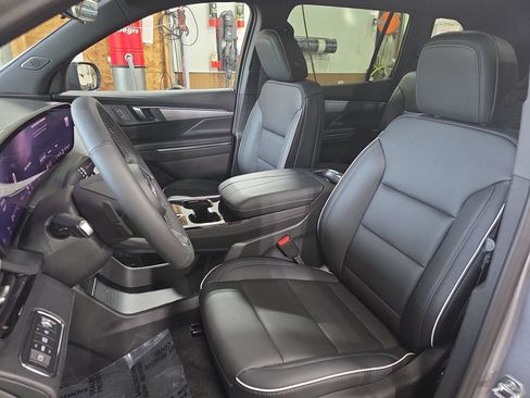 New 2027 Buick Enclave Preferred w/ Power Package FWD image 17