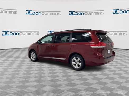 Used 2011 Toyota Sienna LE image 6