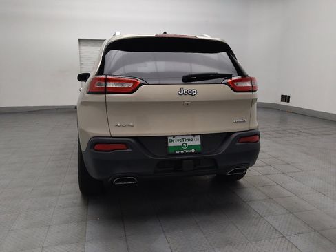 Used 2015 Jeep Cherokee Latitude w/ Cold Weather Group AWD/4WD image 6