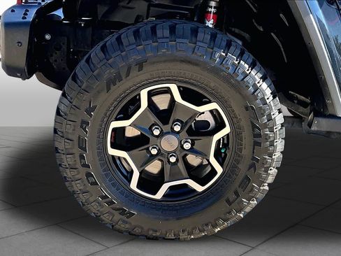 Used 2020 Jeep Gladiator Rubicon AWD/4WD image 11