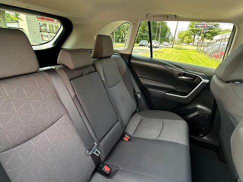 Used 2019 Toyota RAV4 XLE w/ Convenience Package AWD/4WD image 32