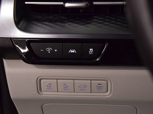 Used 2024 Kia Carnival SX Prestige FWD image 21