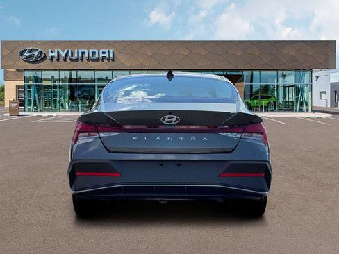 New 2026 Hyundai Elantra SE FWD image 6