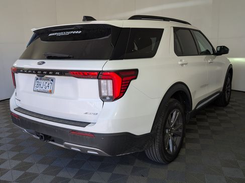 New 2025 Ford Explorer Active w/ Active Comfort Package image 7