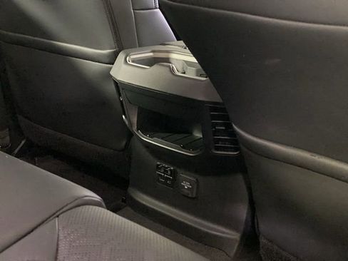 Used 2023 Toyota Tundra Limited image 28