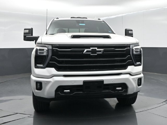 Used 2024 Chevrolet Silverado 3500 High Country w/ High Country Premium Package AWD/4WD image 8