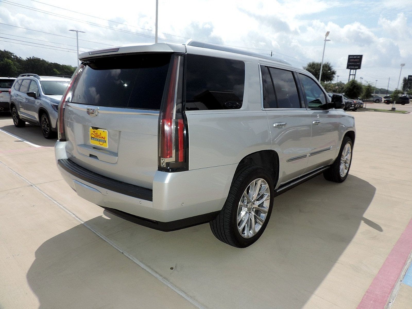 Used 2020 Cadillac Escalade Premium Luxury AWD/4WD image 5