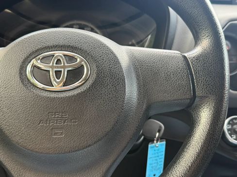 Used 2016 Toyota Yaris L FWD image 29