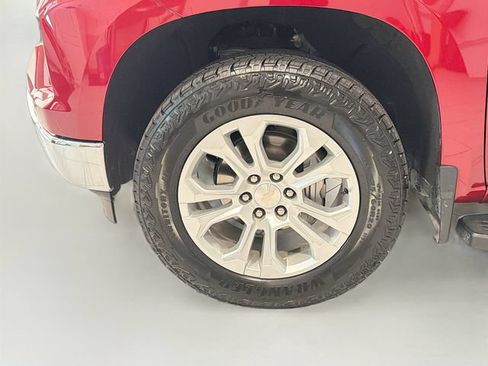 Used 2024 Chevrolet Silverado 1500 LTZ w/ LTZ Premium Package AWD/4WD image 27