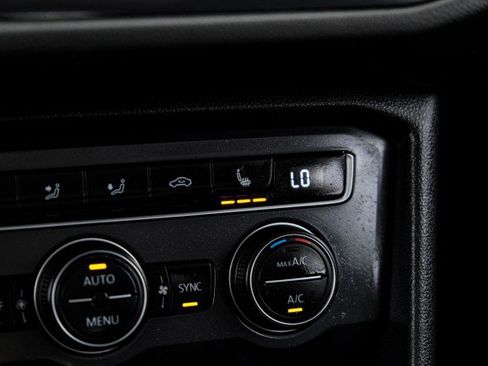 Used 2021 Volkswagen Tiguan SE R-Line image 22