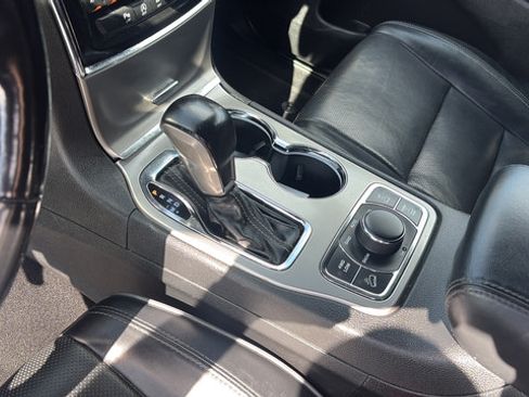 Used 2021 Jeep Grand Cherokee Overland AWD/4WD image 14