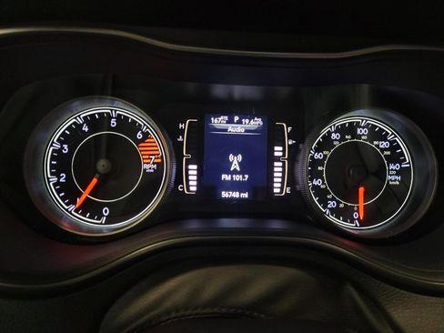 Used 2019 Jeep Cherokee Latitude Plus image 23