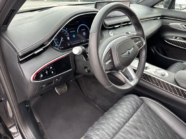 Used 2023 Genesis GV70 3.5T Sport w/ Sport Prestige Package AWD/4WD image 23