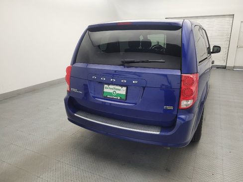 Used 2019 Dodge Grand Caravan SE FWD image 7