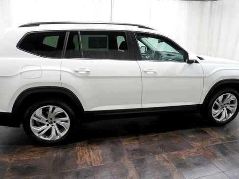 Used 2023 Volkswagen Atlas SE w/ Panoramic Sunroof Package AWD/4WD image 3