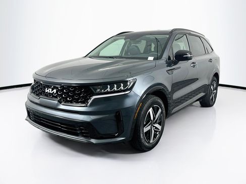 Used 2022 Kia Sorento S FWD image 3