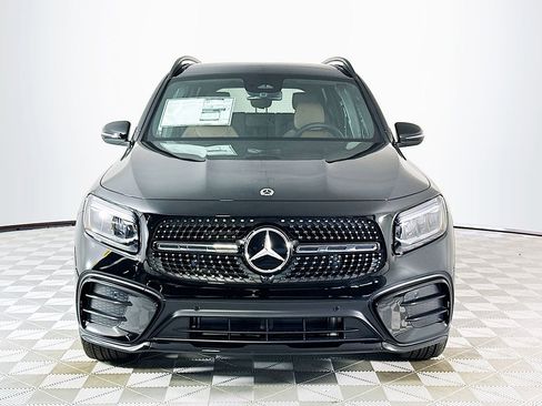 New 2026 Mercedes-Benz GLB 250 image 2