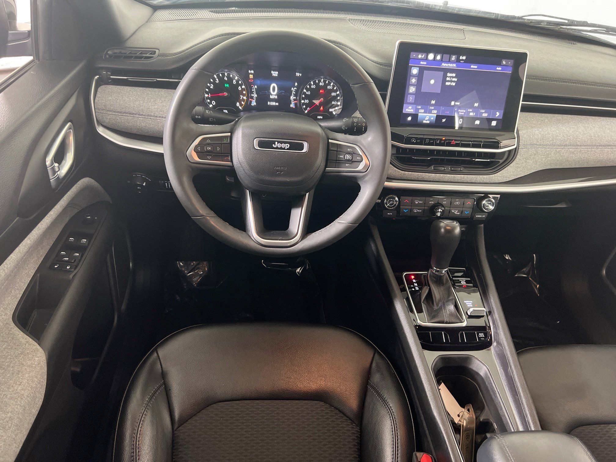 Used 2023 Jeep Compass Latitude w/ Convenience Group AWD/4WD image 21