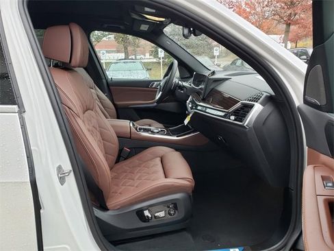 New 2026 BMW X5 xDrive50e image 17