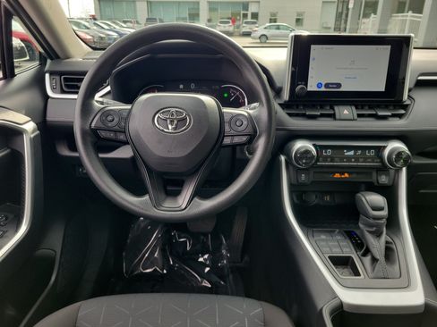Used 2025 Toyota RAV4 XLE AWD/4WD image 10