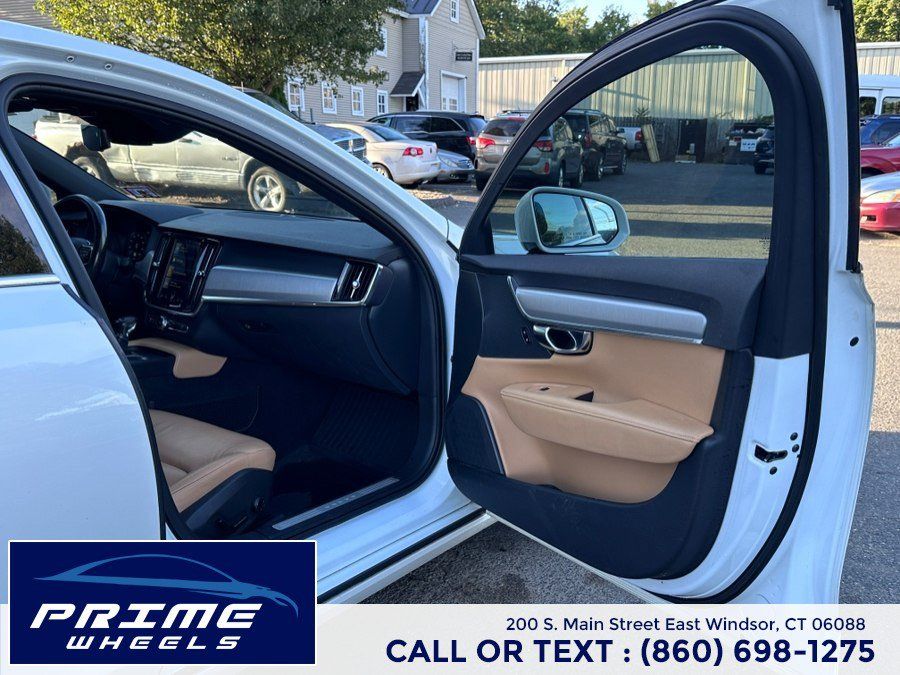 Used 2017 Volvo S90 T6 Momentum w/ Vision Package AWD/4WD image 16