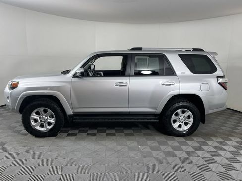 Used 2021 Toyota 4Runner SR5 AWD/4WD image 13