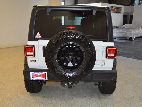 Used 2024 Jeep Wrangler Unlimited Sport AWD/4WD image 4
