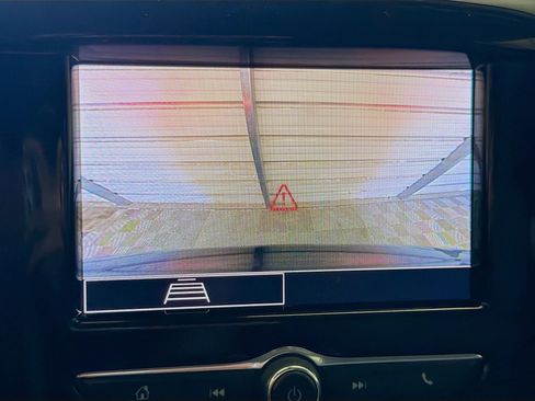 Used 2021 Chevrolet Traverse LS image 16