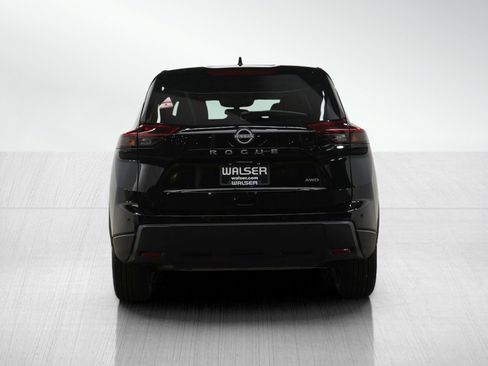 Used 2025 Nissan Rogue SV AWD/4WD image 4