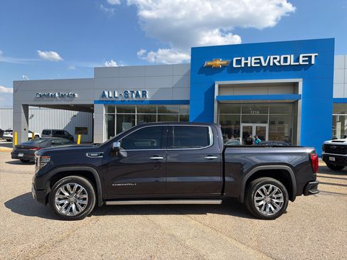 Used 2023 GMC Sierra 1500 Denali w/ Denali Reserve Package AWD/4WD image 4