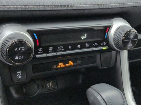 Certified 2025 Toyota RAV4 XLE image 21