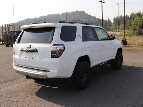 Used 2020 Toyota 4Runner TRD Off-Road Premium w/ Moonroof Package AWD/4WD image 5