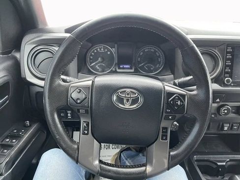 Used 2020 Toyota Tacoma TRD Off-Road AWD/4WD image 19