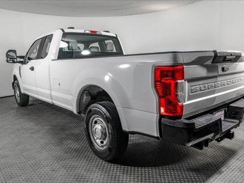 Used 2020 Ford F250 XL w/ Power Equipment Group RWD image 4