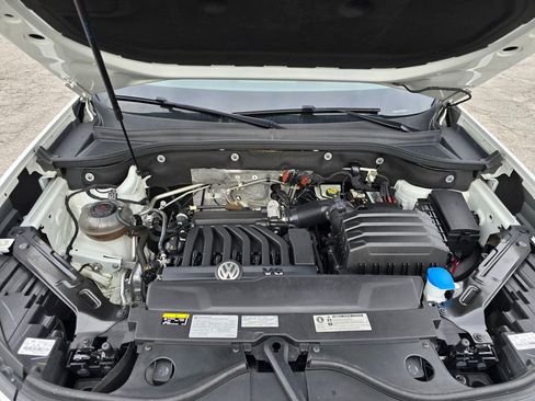 Used 2020 Volkswagen Atlas Cross Sport SE image 19