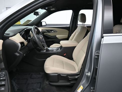 Used 2023 Chevrolet Traverse LS FWD image 11