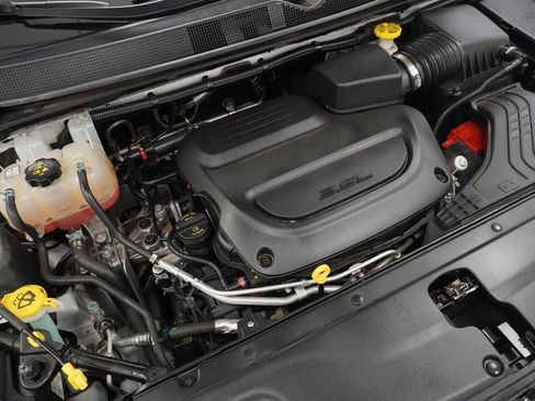 Used 2022 Chrysler Pacifica Touring-L AWD/4WD image 48