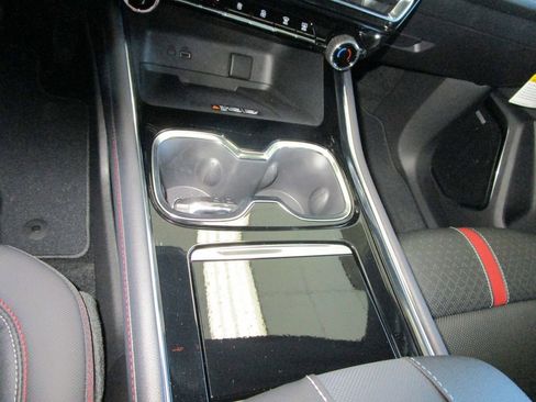 New 2026 Chevrolet Traverse RS w/ LPO, Floor Liner Package image 34