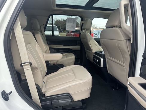 Used 2024 Ford Expedition Limited image 31