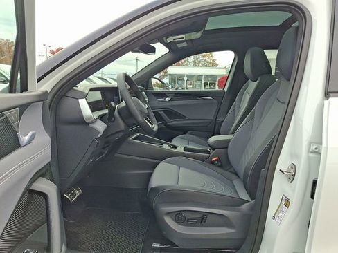 New 2026 Volkswagen Tiguan SE R-Line image 5