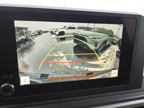 Used 2025 Toyota Tacoma SR5 image 15