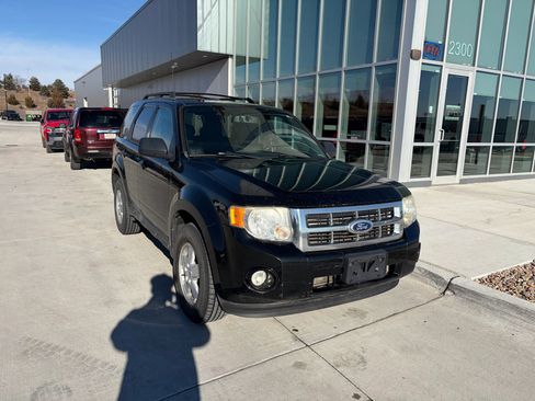 Used 2010 Ford Escape XLT image 1