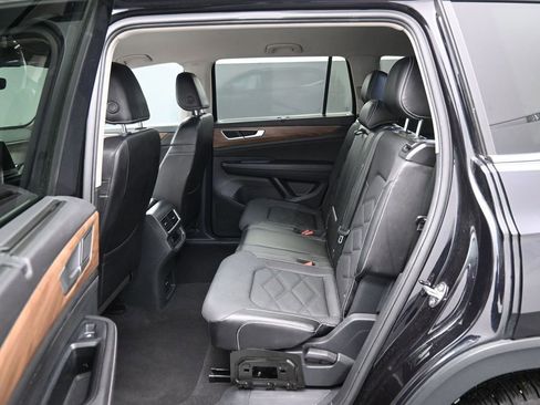 Used 2024 Volkswagen Atlas SE image 16