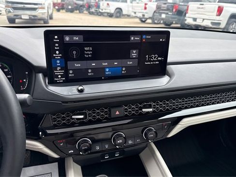 Used 2024 Honda Accord EX-L image 13